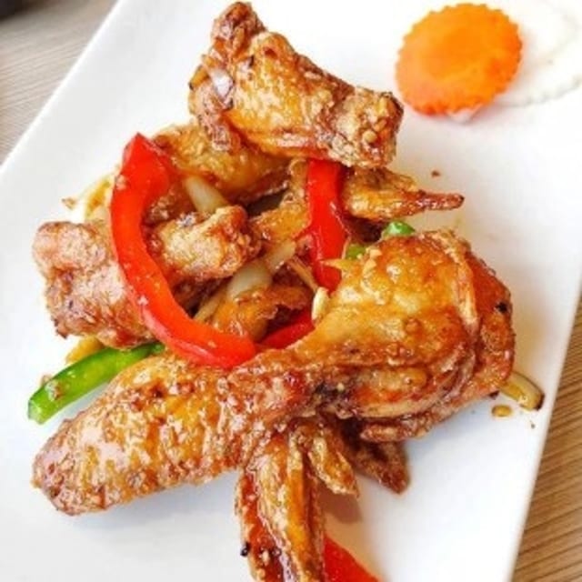 Fish Sauce Chicken Wings – Cánh Gà Chiên Nước Mắm (8 pcs).