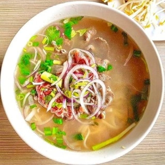 Northern-Style Rare Beef Pho – Phở Tái Bắc.